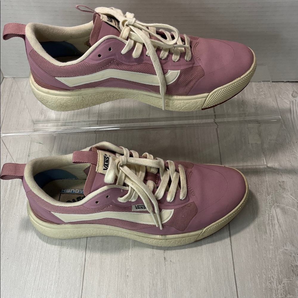 Vans UltraRANGE Women's Lavender and White Sneakers. - Picture 3 of 15